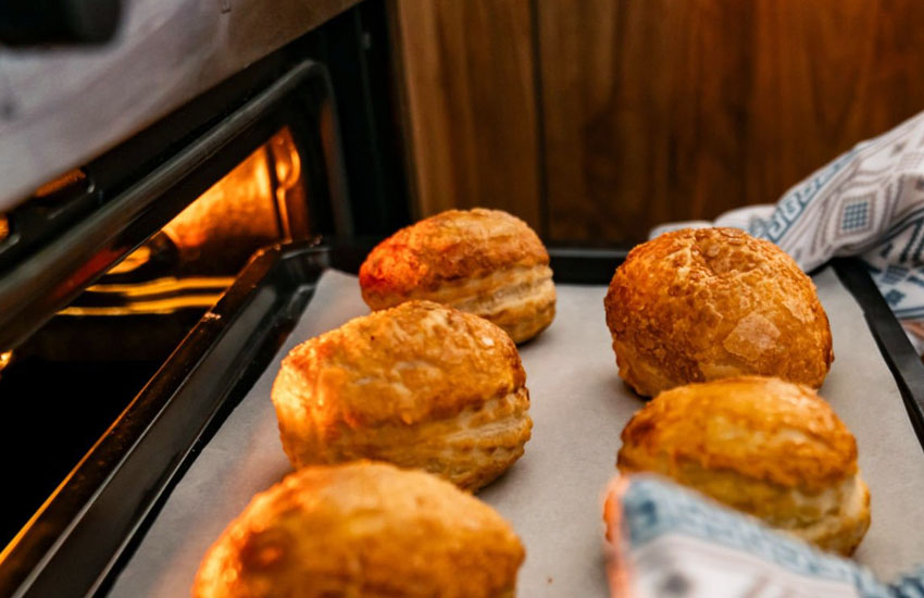 How to Clean a Toaster Oven Tray