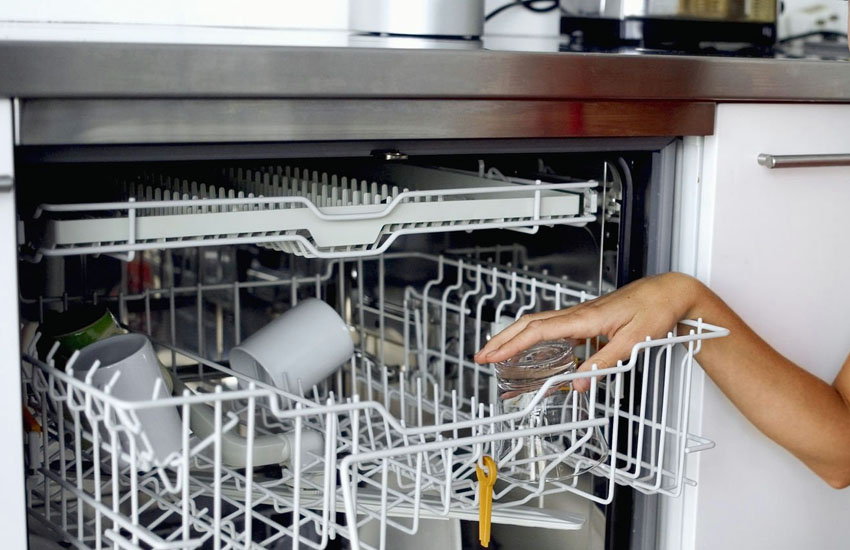 How Many Gallons of Water Does a Dishwasher Use