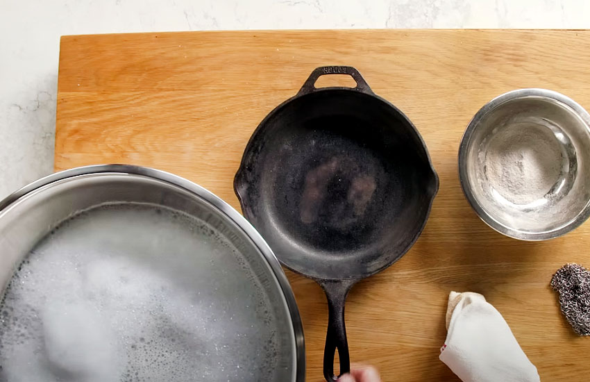 How to Clean Cast Iron Skillet with Salt