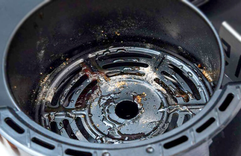 How to Clean Grease from Your Air Fryer Basket